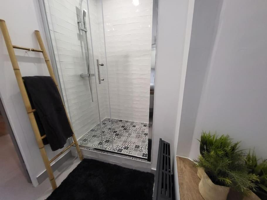 וינה O Bon'Endroit - Appartement Confort - Centre Ville מראה חיצוני תמונה